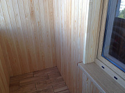 Отделка балкона деревянной вагонкой - фото 1